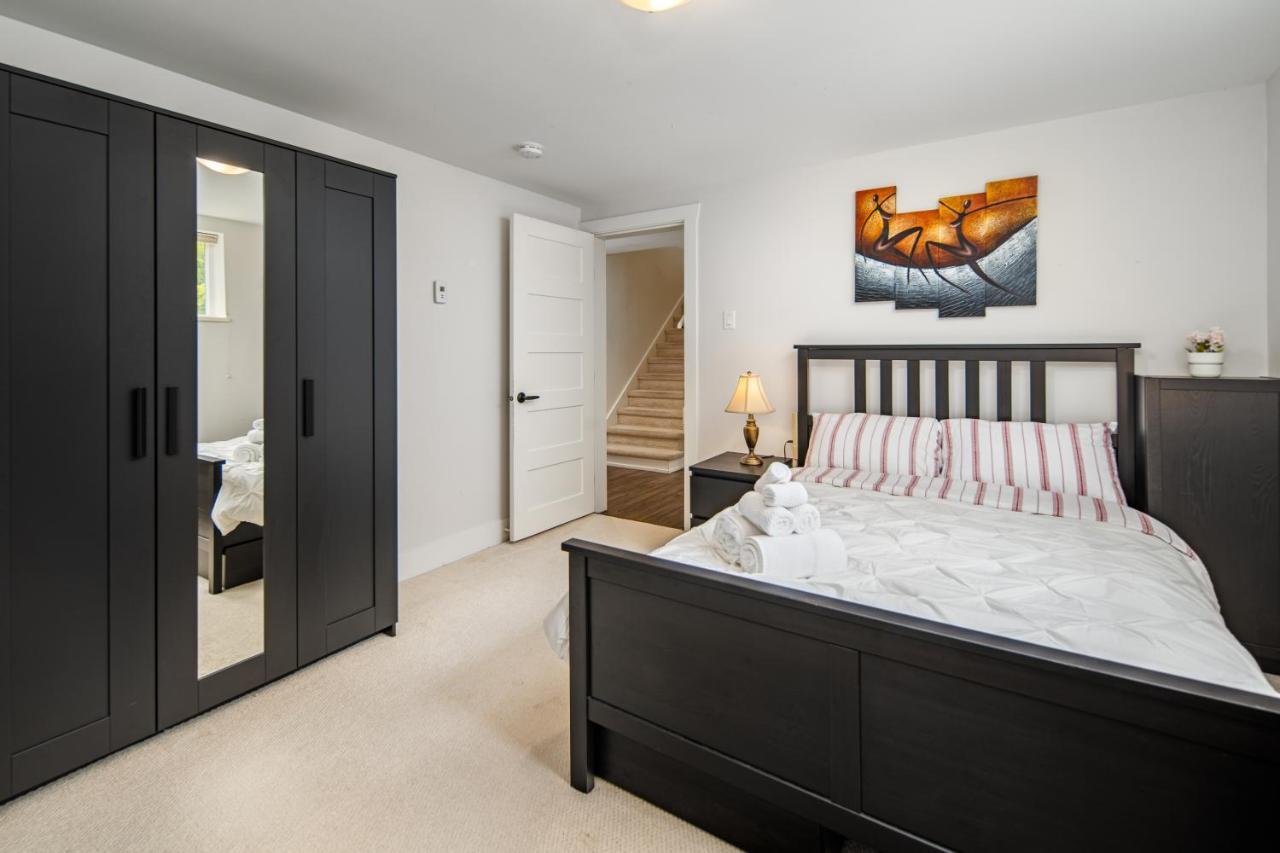 Gorgeous 4 Bedroom Garden Level Suite At Vancouver West & Ubc Exterior photo